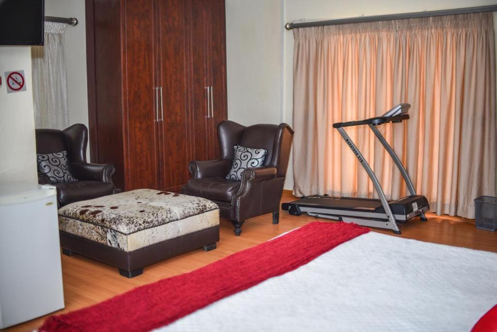 Tshedza Guest Lodge Луис-Тричард Экстерьер фото