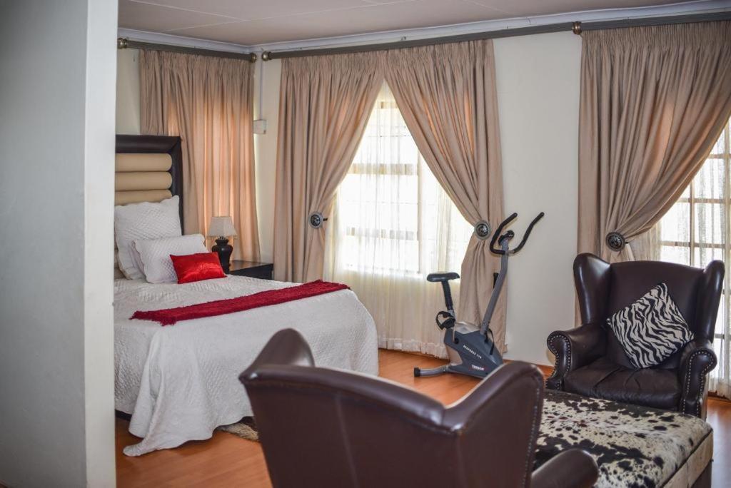 Tshedza Guest Lodge Луис-Тричард Экстерьер фото