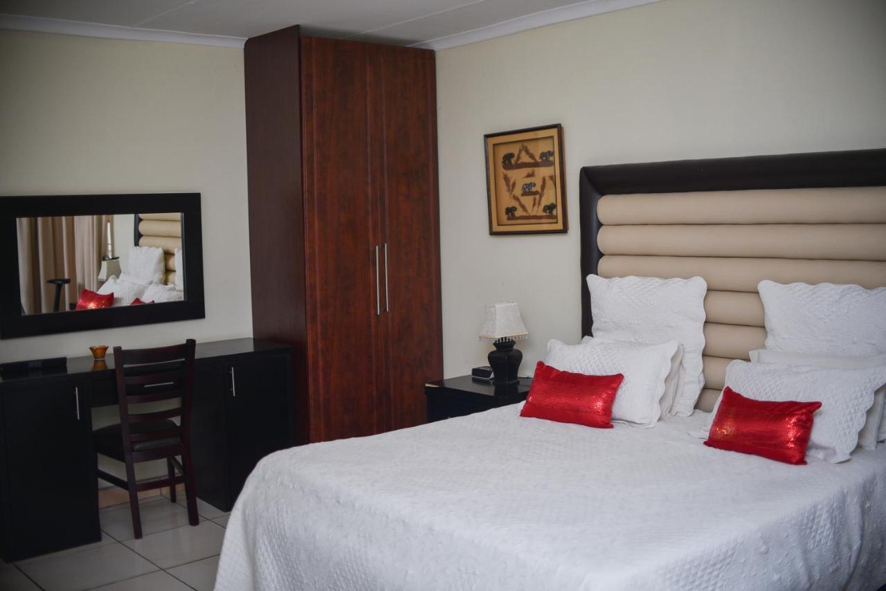 Tshedza Guest Lodge Луис-Тричард Экстерьер фото